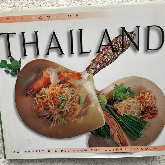THAILAND: Cookbook  2000 Influences from China, India, Persia and Portugal - Picture 1 of 9
